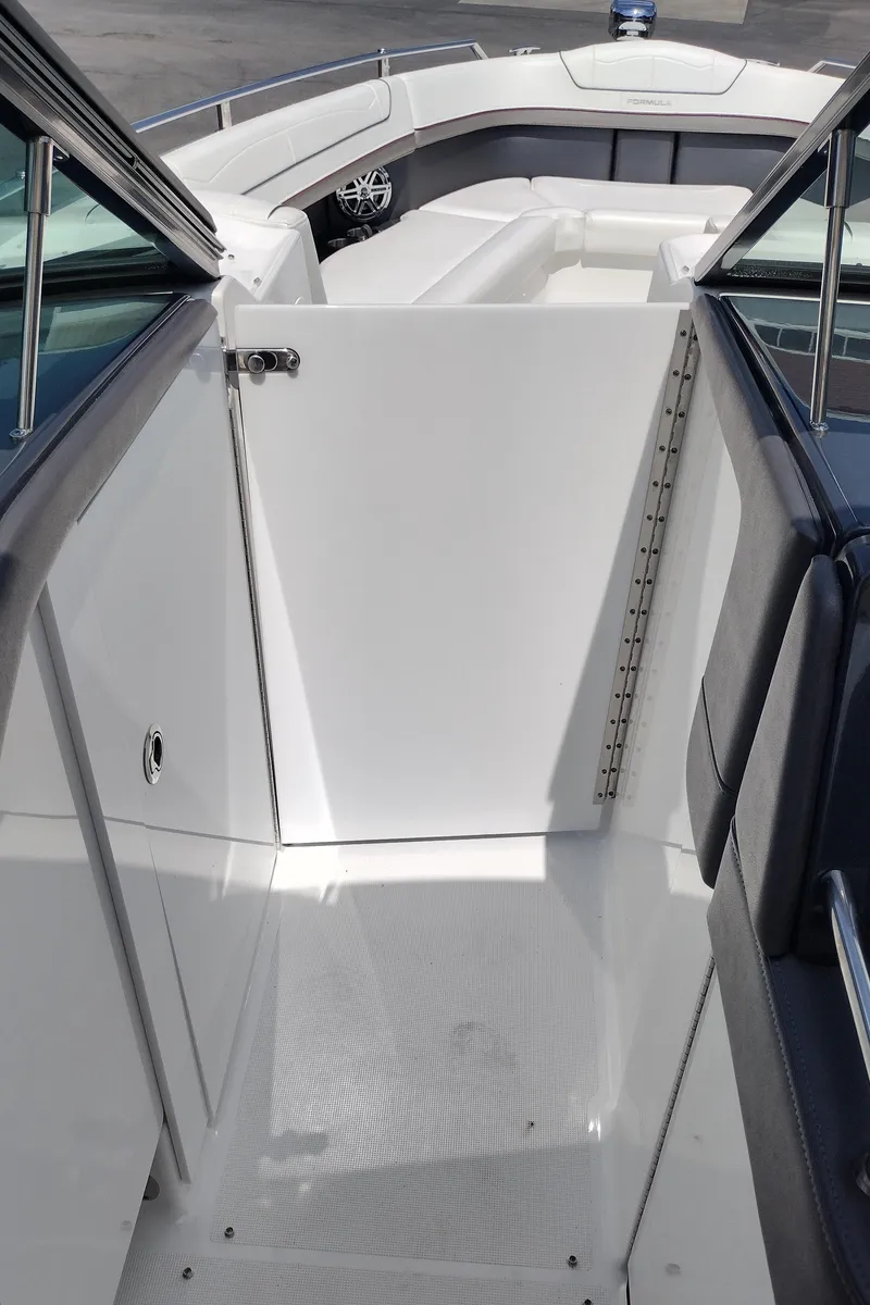 Slide: The Image of Formula 350 CBR 2020 - 66