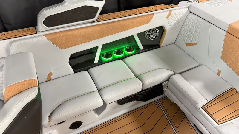 Slide: The Image of Nautique Super Air Nautique GS22 2026 - 24
