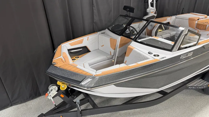 Slide: The Image of Nautique Super Air Nautique GS22 2026 - 4