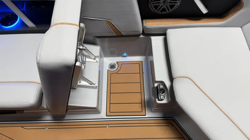 Slide: The Image of Nautique Super Air Nautique GS22 2026 - 55