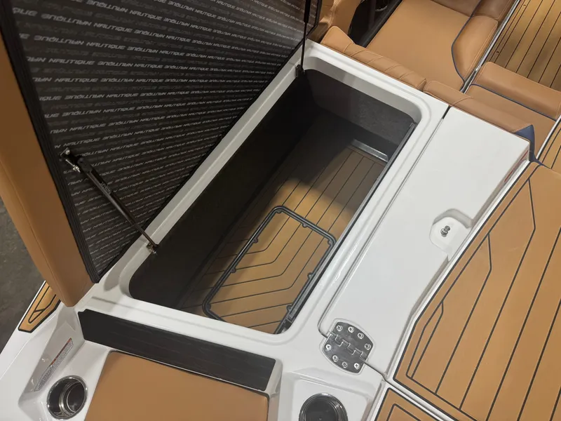 Slide: The Image of Nautique Super Air Nautique S23 2026 - 10