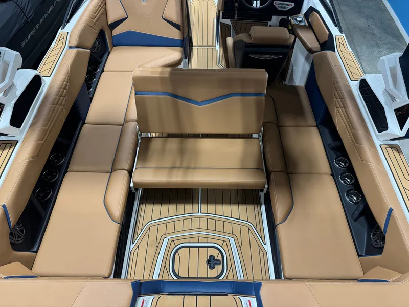 Slide: The Image of Nautique Super Air Nautique S23 2026 - 14