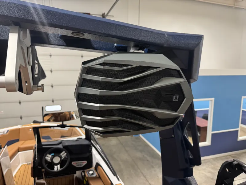 Slide: The Image of Nautique Super Air Nautique S23 2026 - 16