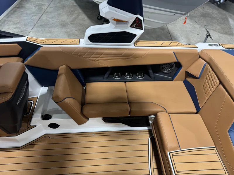 Slide: The Image of Nautique Super Air Nautique S23 2026 - 19