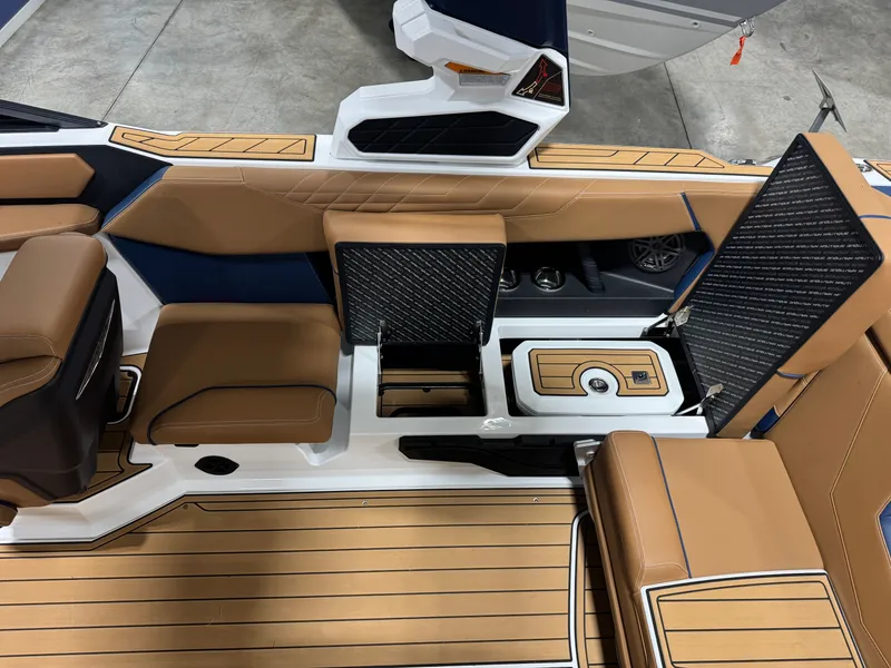 Slide: The Image of Nautique Super Air Nautique S23 2026 - 20