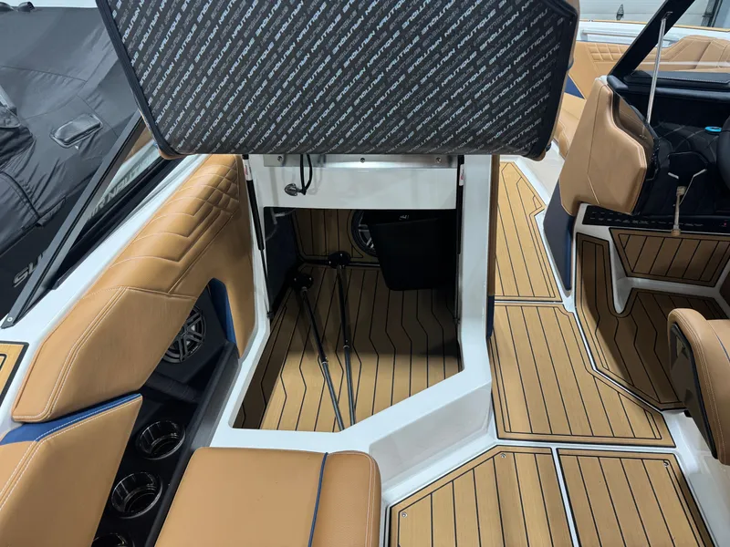 Slide: The Image of Nautique Super Air Nautique S23 2026 - 28