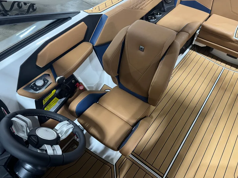 Slide: The Image of Nautique Super Air Nautique S23 2026 - 33