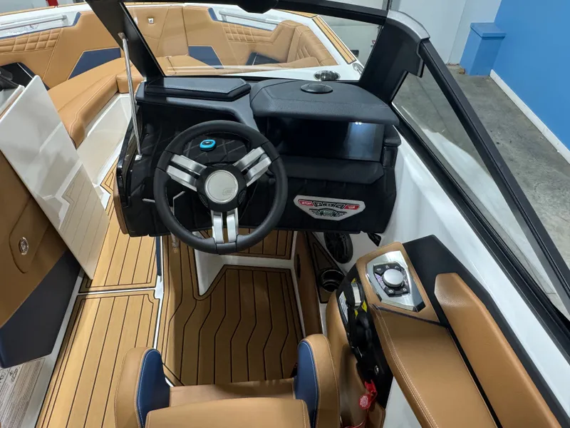 Slide: The Image of Nautique Super Air Nautique S23 2026 - 35