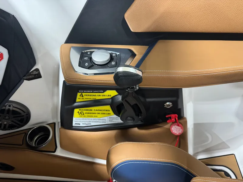 Slide: The Image of Nautique Super Air Nautique S23 2026 - 37
