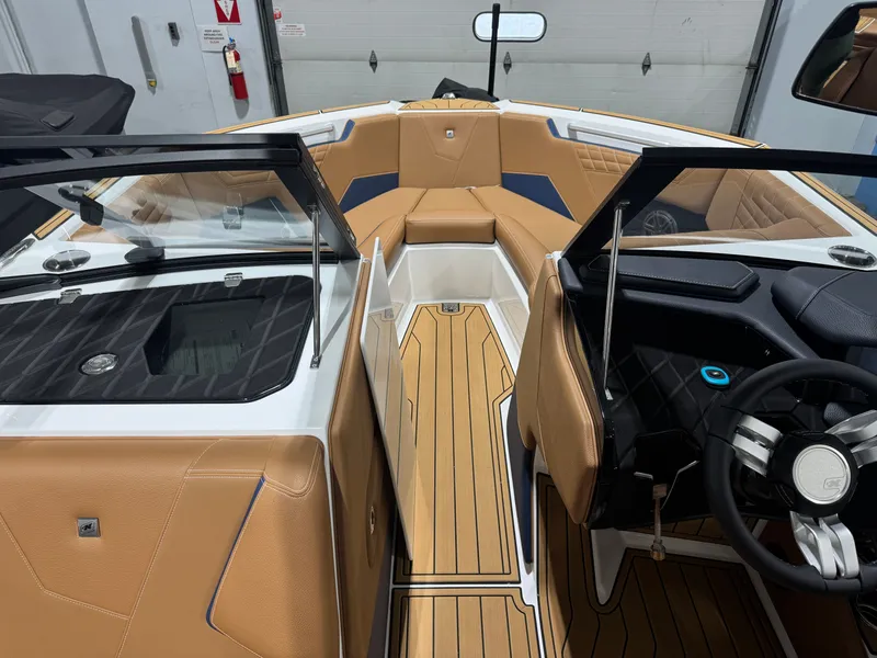 Slide: The Image of Nautique Super Air Nautique S23 2026 - 38