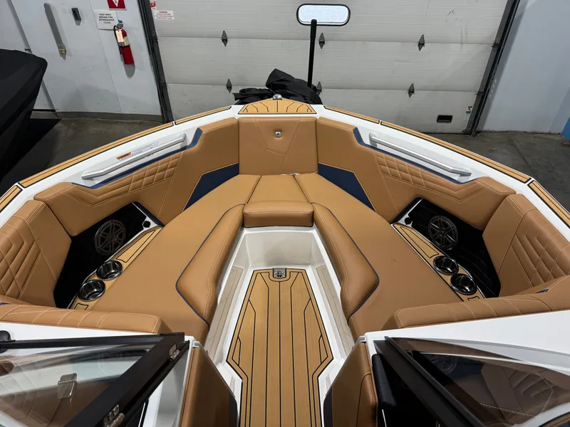 Slide: The Image of Nautique Super Air Nautique S23 2026 - 41