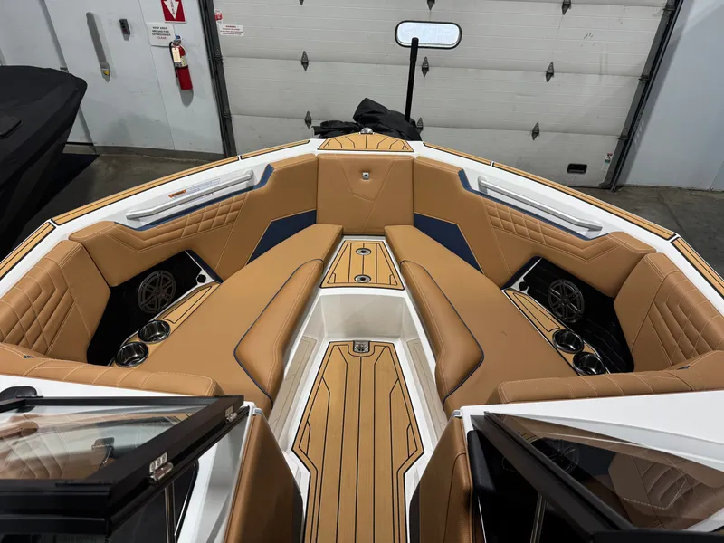 Slide: The Image of Nautique Super Air Nautique S23 2026 - 42