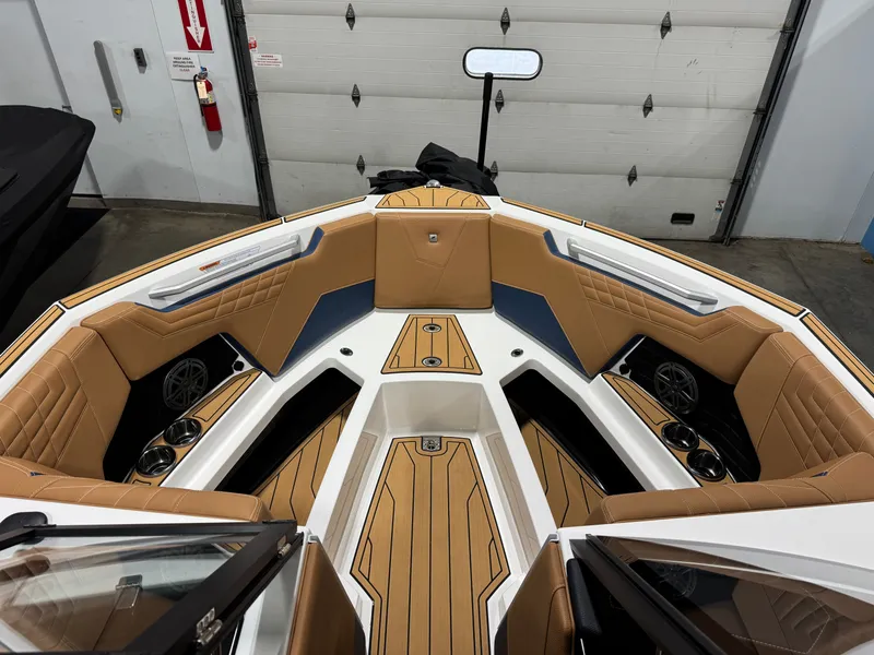 Slide: The Image of Nautique Super Air Nautique S23 2026 - 43