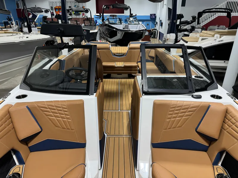 Slide: The Image of Nautique Super Air Nautique S23 2026 - 48