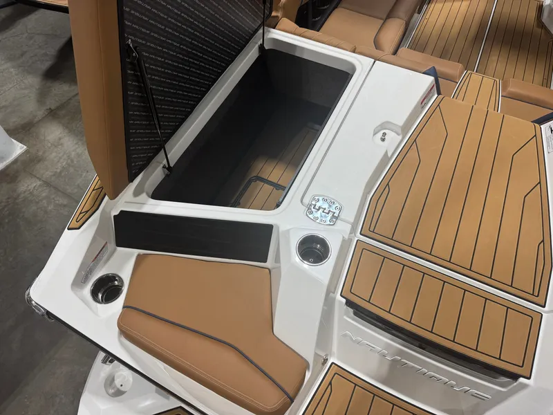 Slide: The Image of Nautique Super Air Nautique S23 2026 - 9