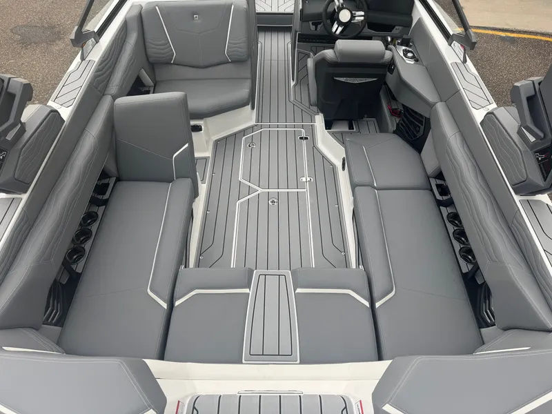 Slide: The Image of Nautique Super Air Nautique G23 2026 - 19