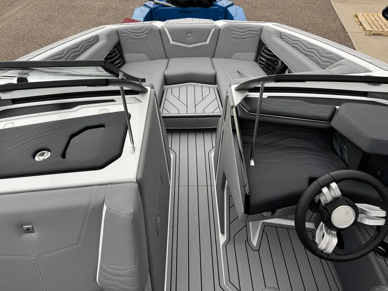 Slide: The Image of Nautique Super Air Nautique G23 2026 - 44