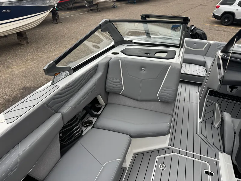 Slide: The Image of Nautique Super Air Nautique G23 2026 - 33