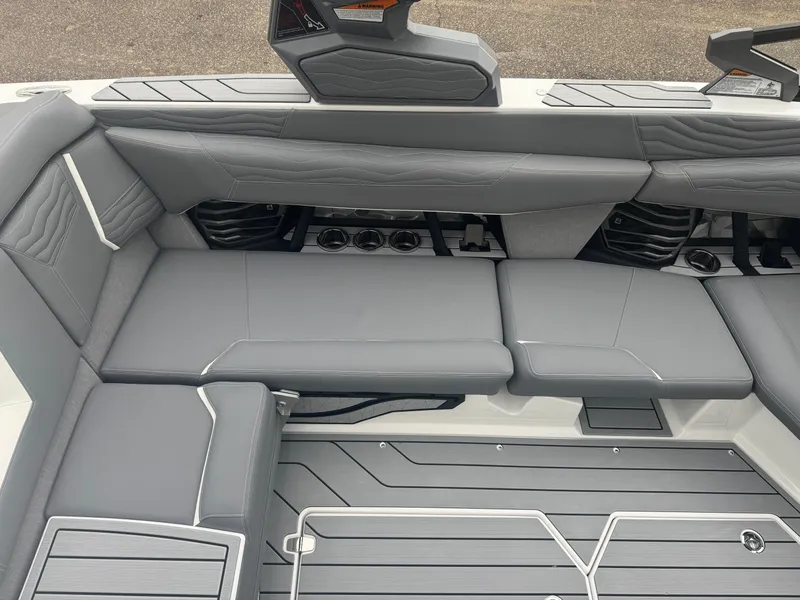 Slide: The Image of Nautique Super Air Nautique G23 2026 - 30