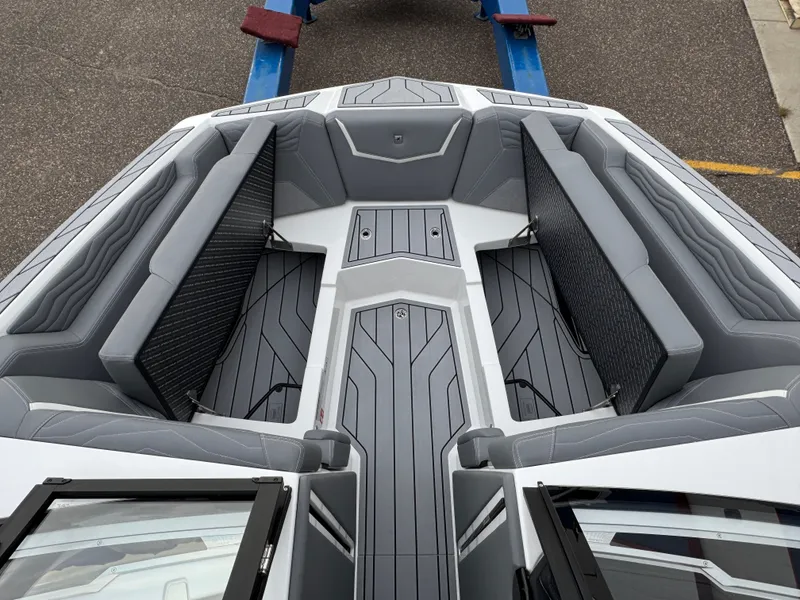 Slide: The Image of Nautique Super Air Nautique G23 2026 - 48