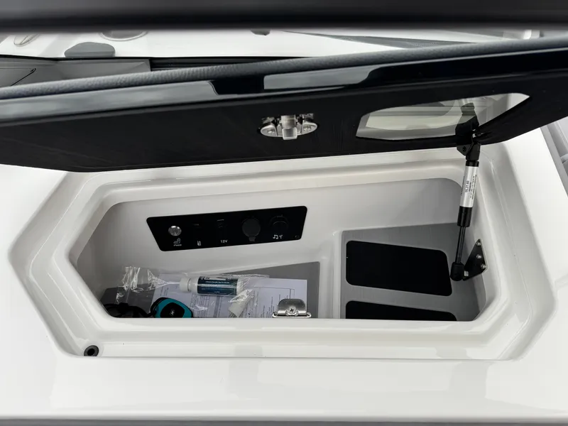 Slide: The Image of Nautique Super Air Nautique G23 2026 - 36