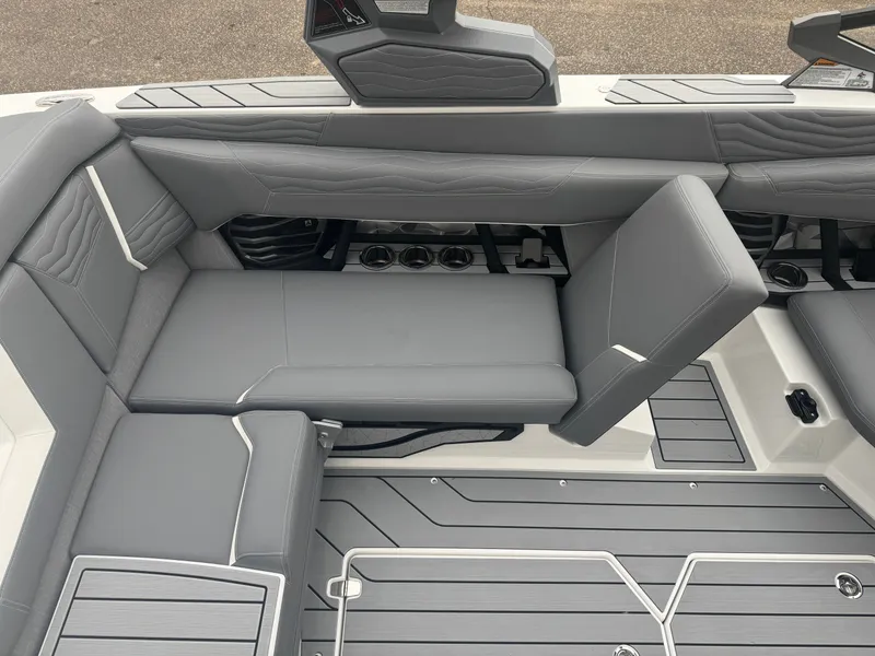 Slide: The Image of Nautique Super Air Nautique G23 2026 - 29