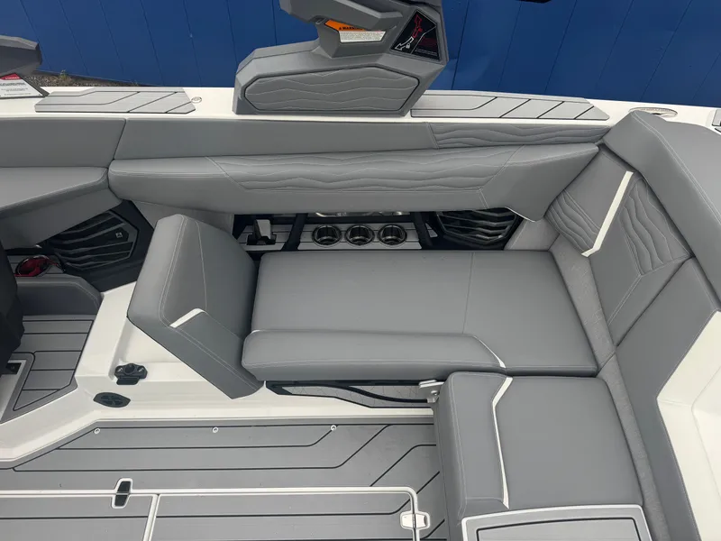 Slide: The Image of Nautique Super Air Nautique G23 2026 - 26