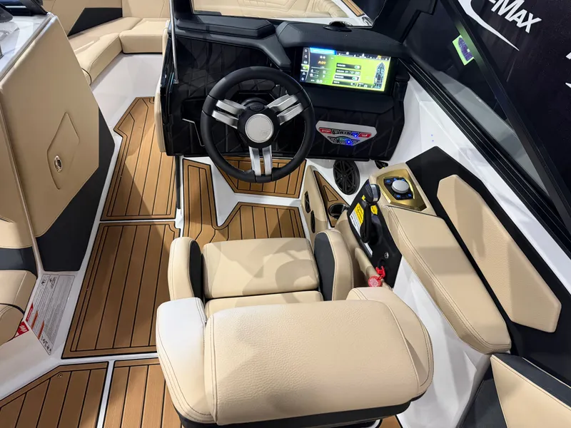 Slide: The Image of Nautique Super Air Nautique S21 2026 - 24