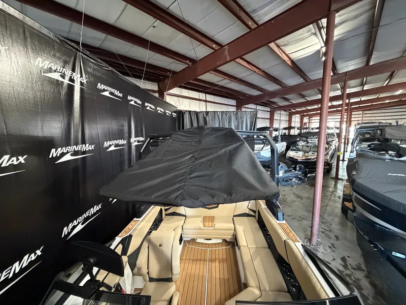 Slide: The Image of Nautique Super Air Nautique S21 2026 - 39