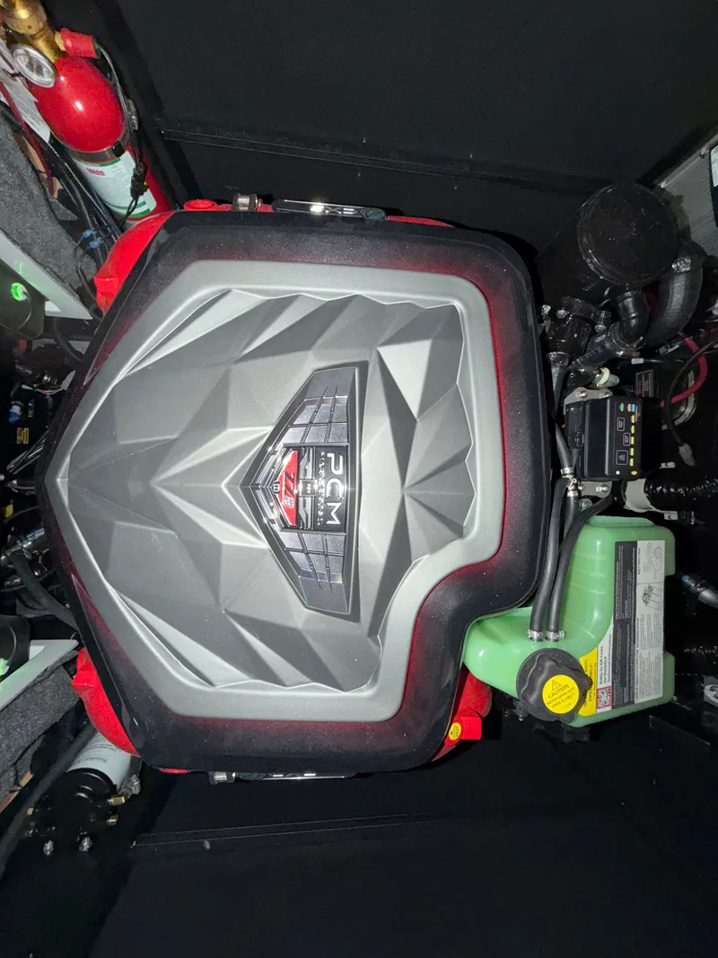 Slide: The Image of Nautique Super Air Nautique G25 2026 - 21