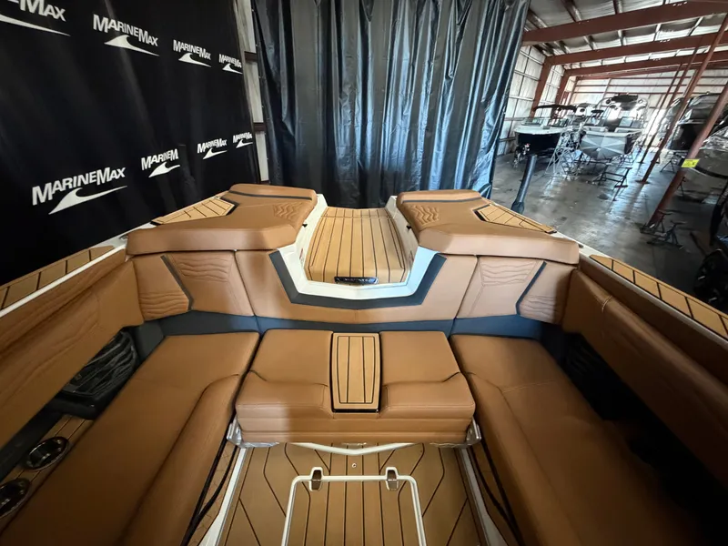 Slide: The Image of Nautique Super Air Nautique G25 2026 - 22