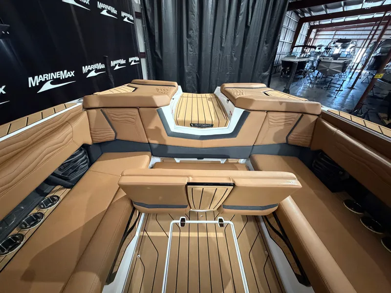 Slide: The Image of Nautique Super Air Nautique G25 2026 - 25