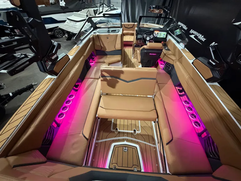 Slide: The Image of Nautique Super Air Nautique G25 2026 - 27