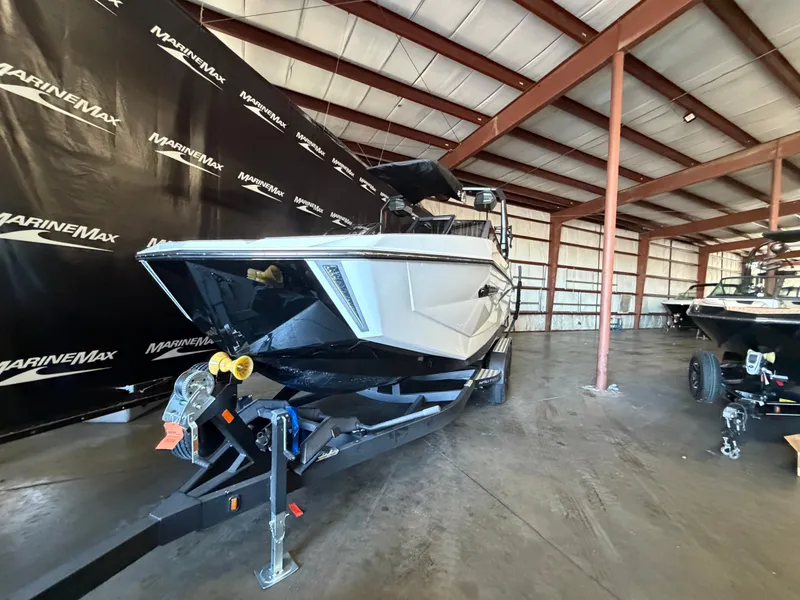 Slide: The Image of Nautique Super Air Nautique G25 2026 - 3