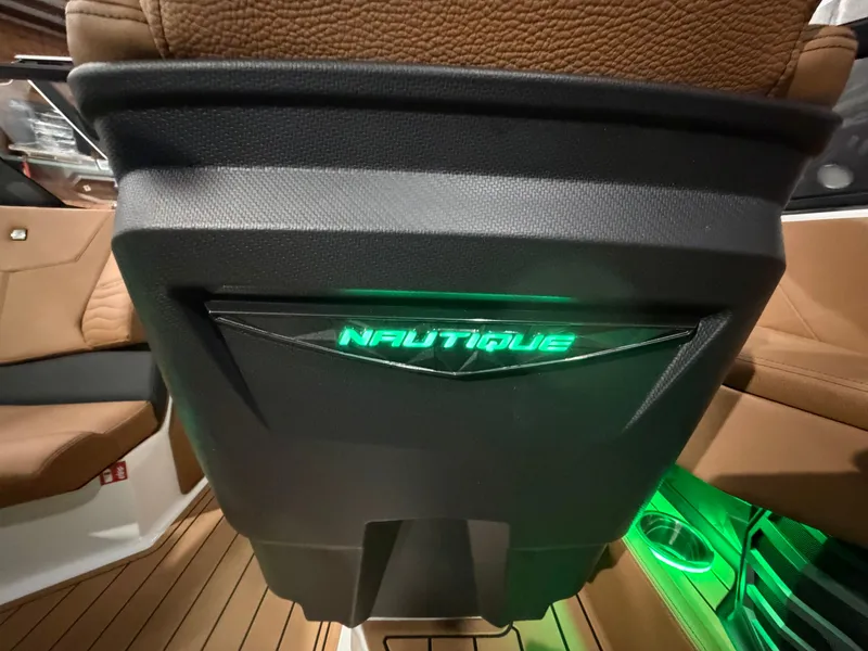 Slide: The Image of Nautique Super Air Nautique G25 2026 - 31