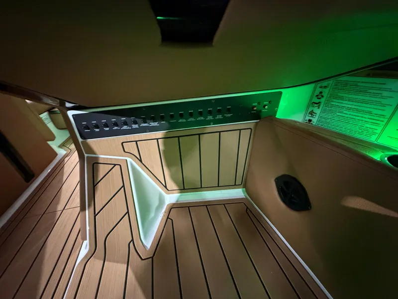 Slide: The Image of Nautique Super Air Nautique G25 2026 - 38