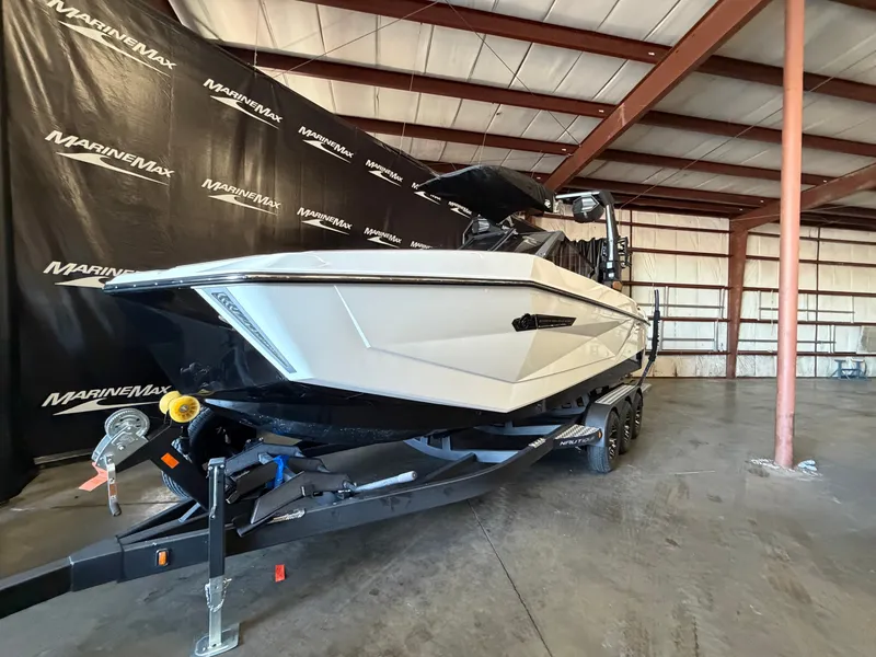Slide: The Image of Nautique Super Air Nautique G25 2026 - 4