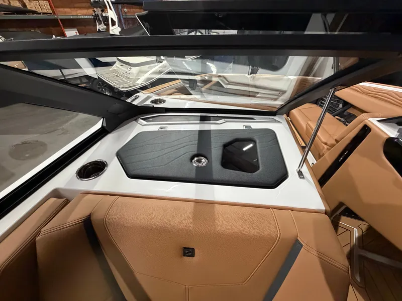 Slide: The Image of Nautique Super Air Nautique G25 2026 - 40