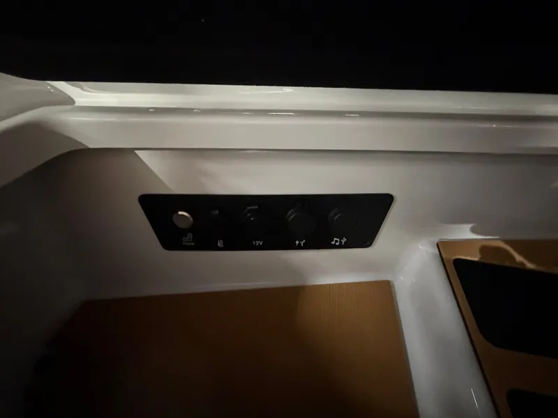 Slide: The Image of Nautique Super Air Nautique G25 2026 - 41