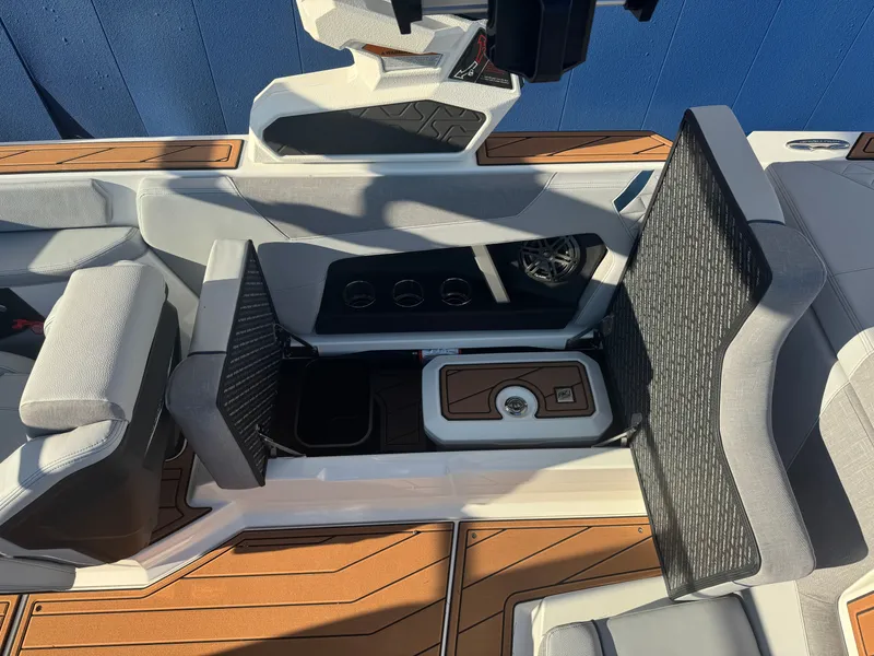 Slide: The Image of Nautique Super Air Nautique GS20 2026 - 17