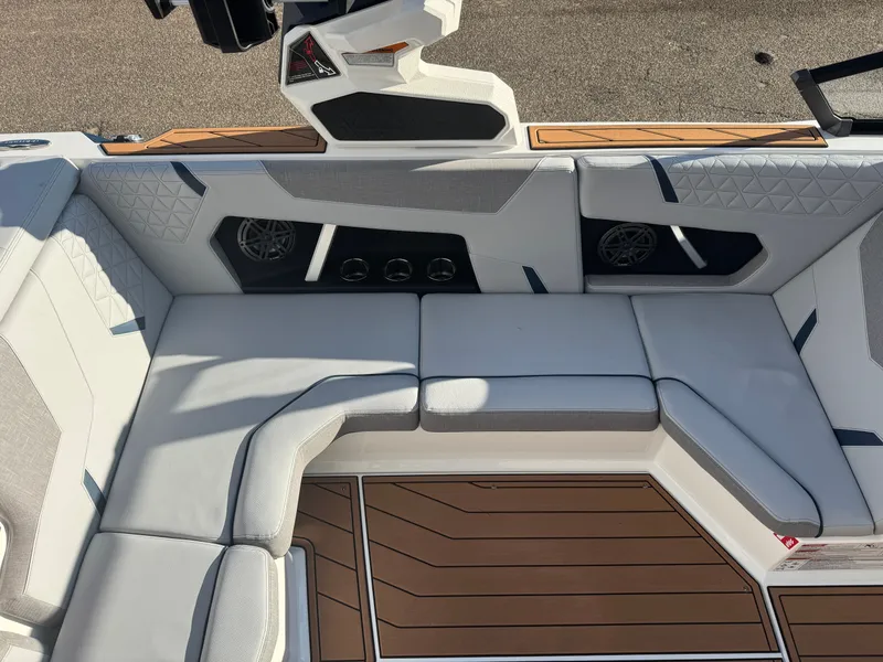 Slide: The Image of Nautique Super Air Nautique GS20 2026 - 19