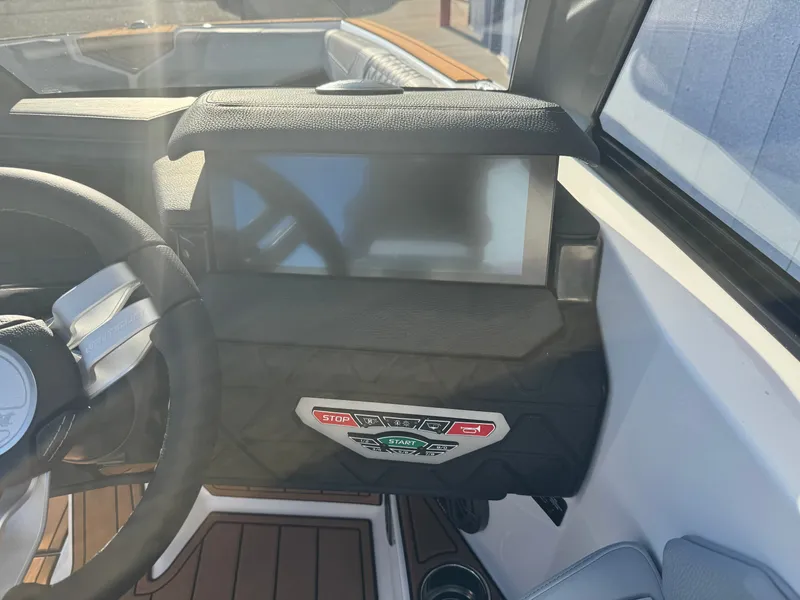 Slide: The Image of Nautique Super Air Nautique GS20 2026 - 30