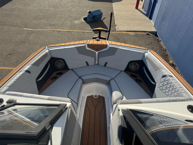 Slide: The Image of Nautique Super Air Nautique GS20 2026 - 34