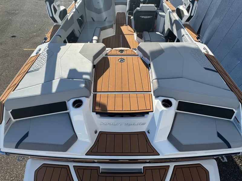 Slide: The Image of Nautique Super Air Nautique GS20 2026 - 6