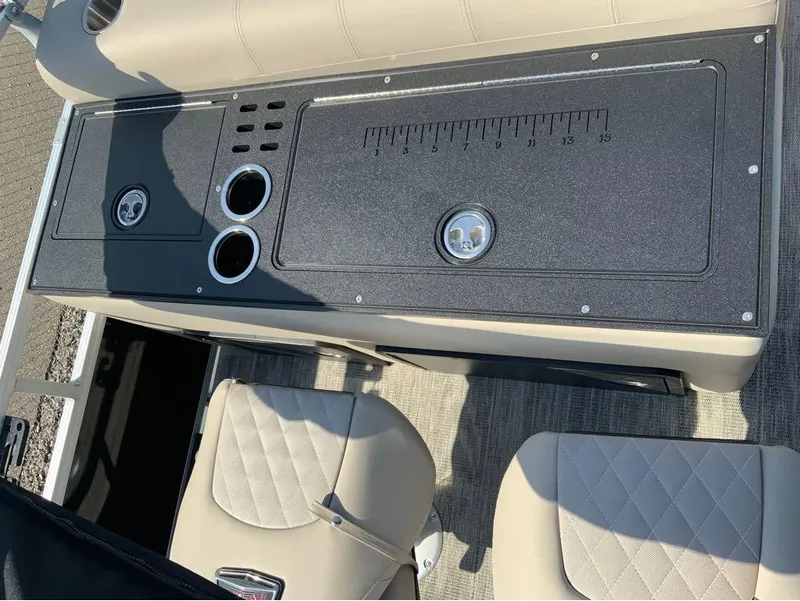 Slide: The Image of Ranger 223FC 2025 - 4