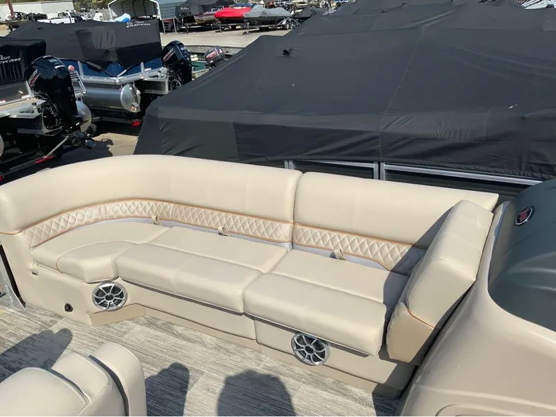 Slide: The Image of Ranger 223FC 2025 - 7