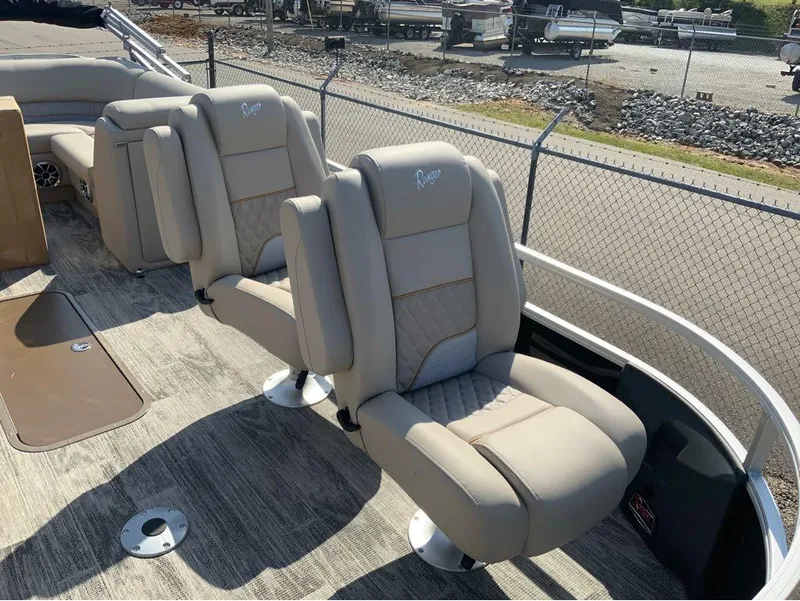 Slide: The Image of Ranger 223FC 2025 - 9