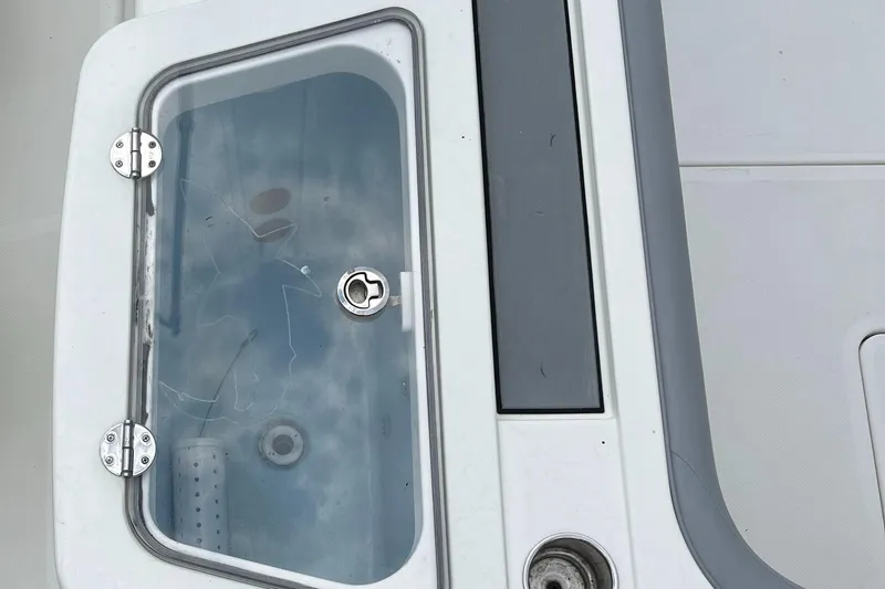 Slide: The Image of Mako 414 CC Bluewater Family Edition 2017 - 104