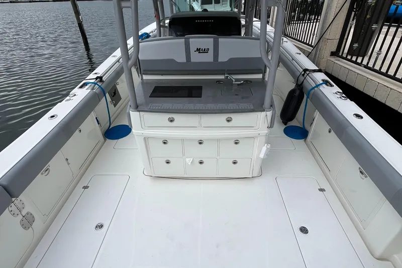 Slide: The Image of Mako 414 CC Bluewater Family Edition 2017 - 105