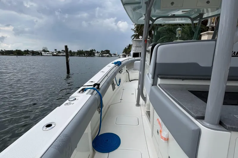 Slide: The Image of Mako 414 CC Bluewater Family Edition 2017 - 109